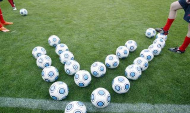 富力的土豪金、苏宁的卡通狮，玄之又玄的秘密！你知道搞体育的都不抽什么烟吗？