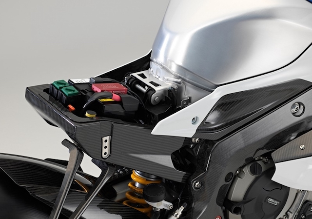 试驾宝马hp4race,宝马hp4race试驾