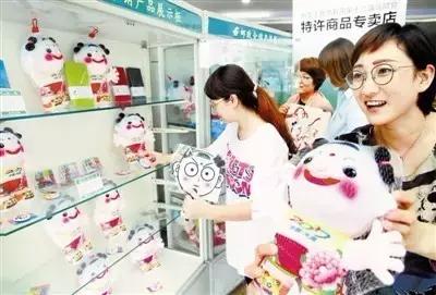 天津运钞车违章,运钞车逆行闯红灯