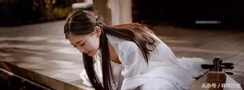 三国演义离间计的故事30字,三国演义小妾出轨