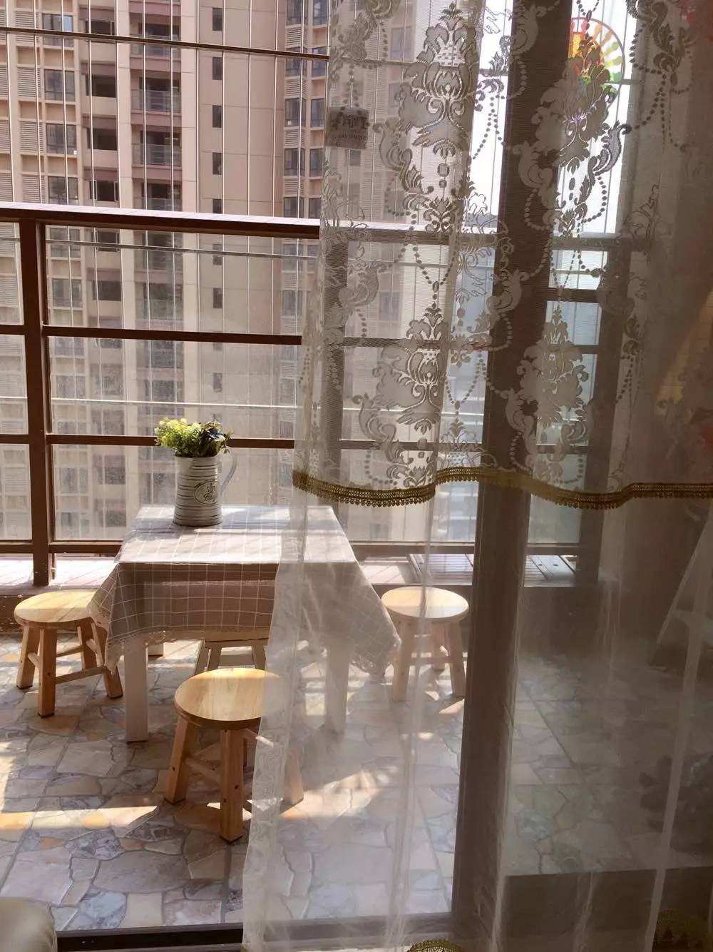 阳台装防盗网太丑了怎么办,窗内不锈钢防盗网太丑