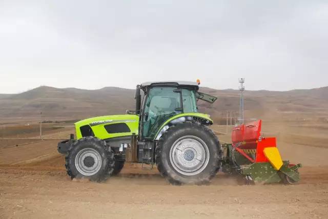 中联重科拖拉机1304最新款,中联重科rk604拖拉机轮距能调1.3吗