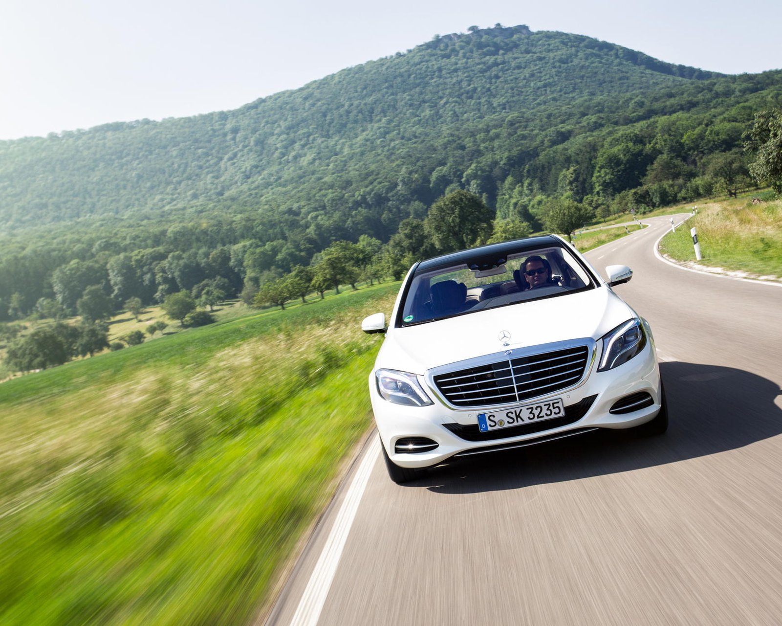 世界名车壁纸超清全面屏,8k顶级黑色震撼壁纸名车