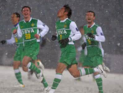 岁月虽然催人老青春记忆永不变,岁月虽在流逝但青春永驻