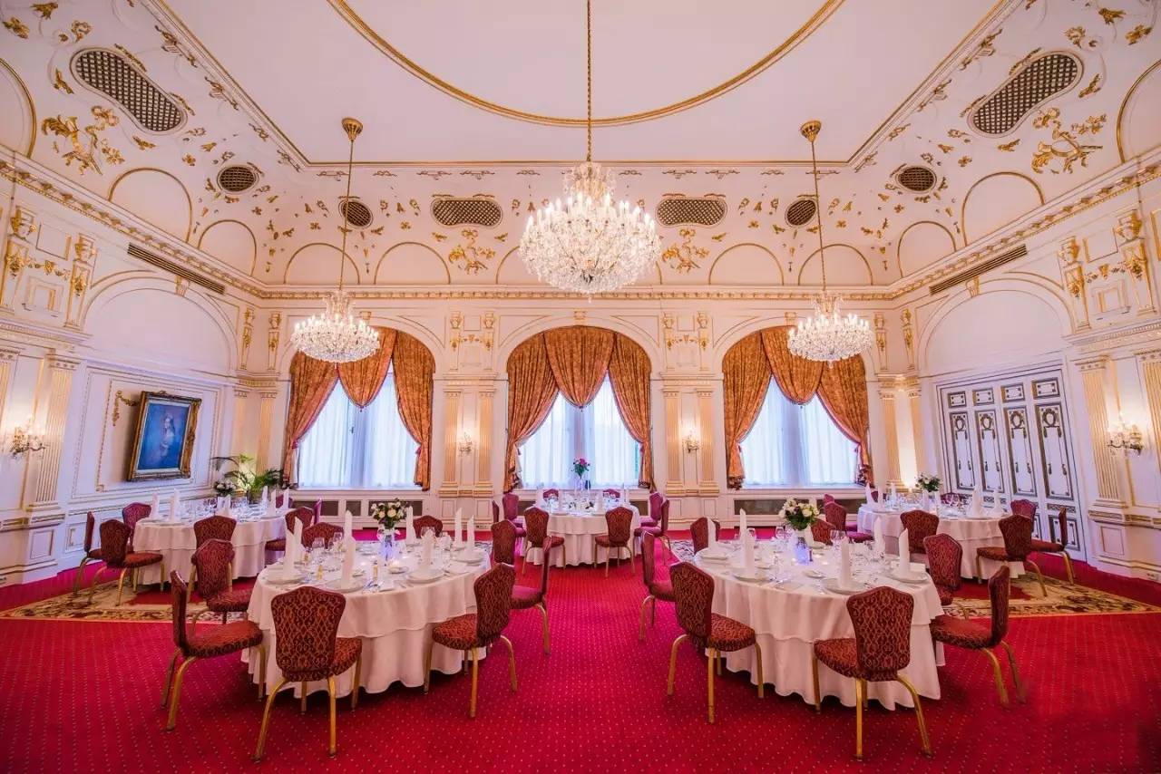 孙杨夺冠视频布达佩斯,孙杨现在还是保持着几个世界纪录