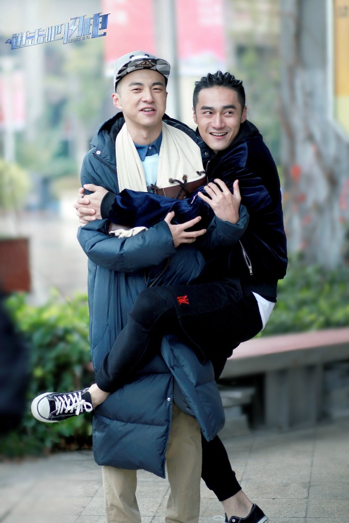 赵丽颖与吴昕,吴昕徐海乔一起去做客