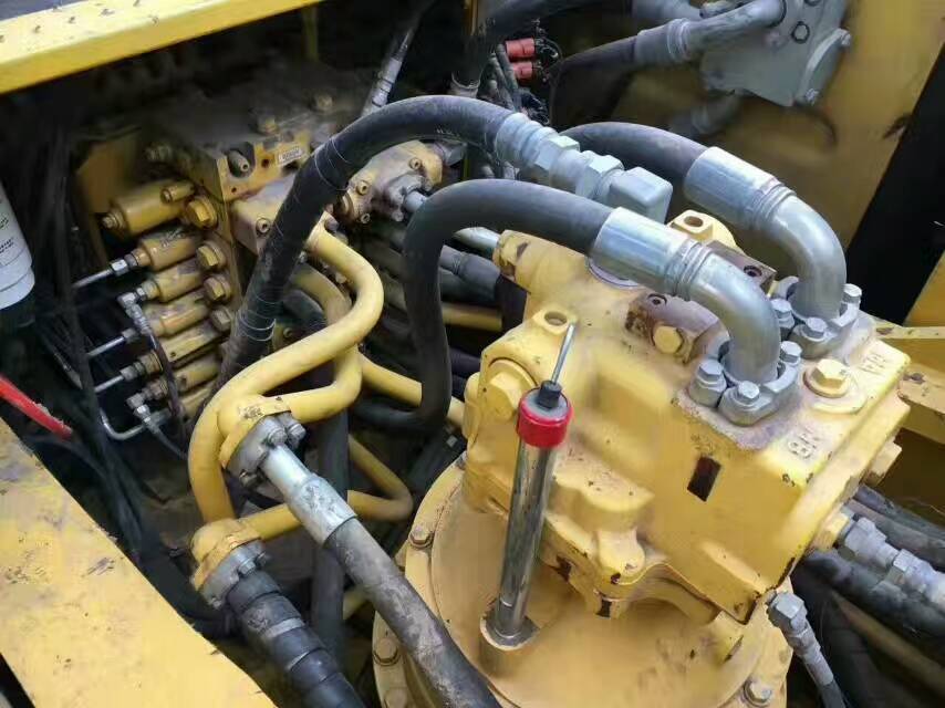 二手挖掘机现场实拍,二手挖掘机直击现场