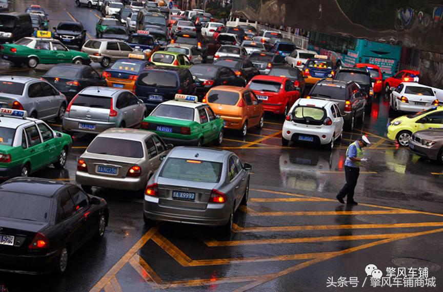 开高速紧张腿发抖怎么办,开高速特别紧张