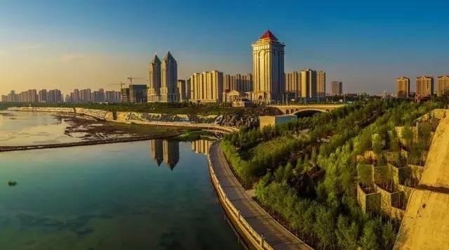 文苑杂志等单位承办“散文节”唱响内蒙古赞歌一大批散文佳作即将问世