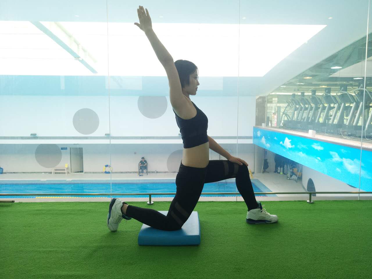 上交叉综合征及其康复训练,下交叉综合征训练方法