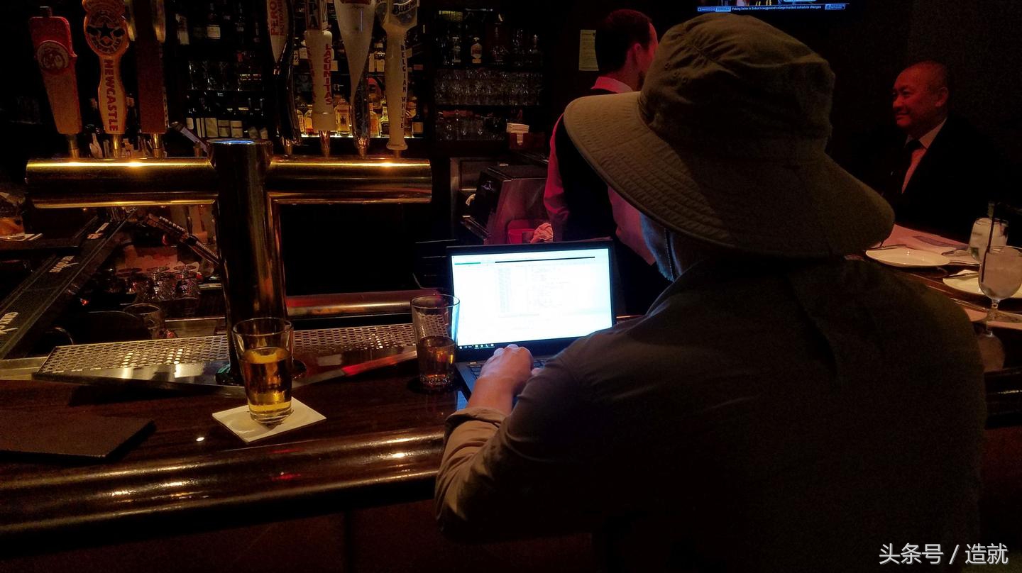 整整20年，这个人完全靠在网络游戏中作弊攒下亿万身家