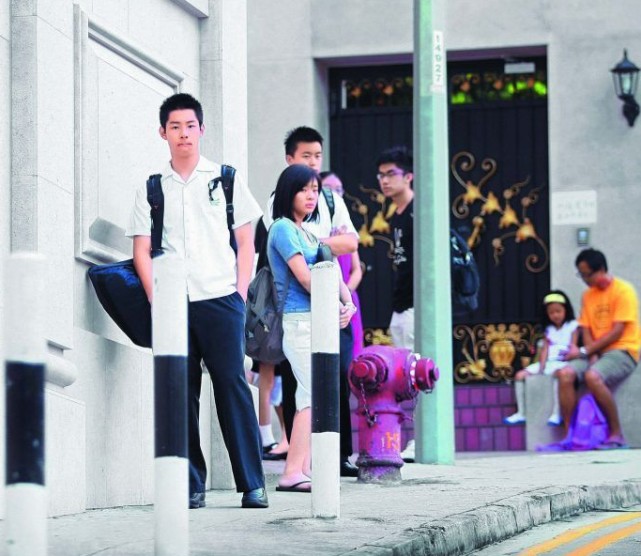 21岁儿子没遗传谭咏麟桃花，不恋爱继续攻读博士