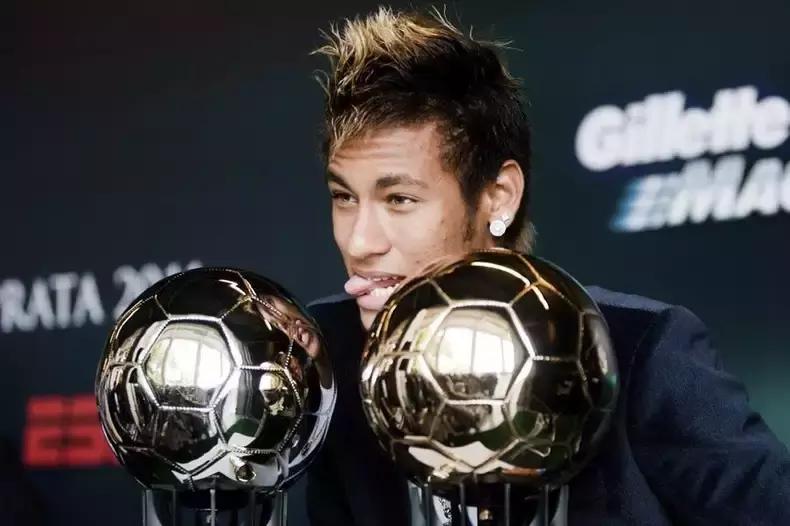 内马尔多大的鞋号,内马尔出过的耐克足球鞋