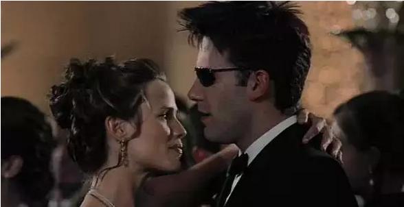 从电影到生活，荧幕情侣假戏真做、他们的定情之作在这里！