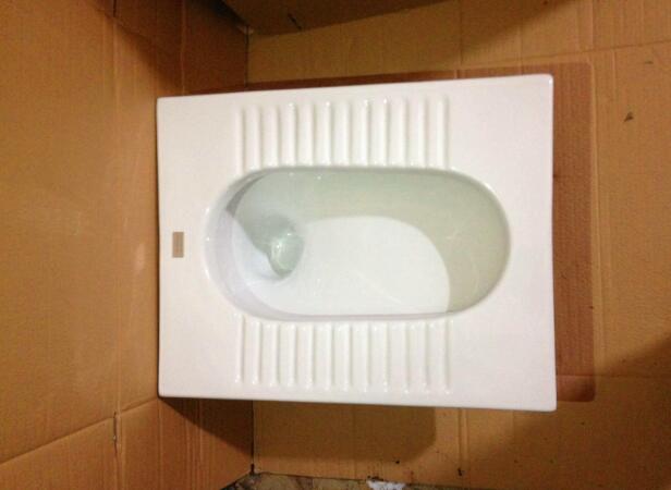 蹲便器用前排还是后排？听了老师傅的话，赶紧把我家的给改掉了