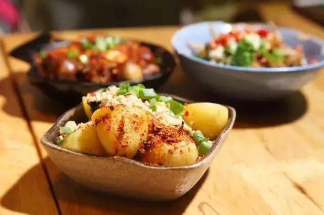 成都爆火串串香,成都冒椒火辣有几个店