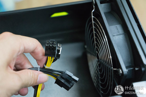 掌控雷电？——AKiTiONode-Thunderbolt3外置显卡转接盒十字评测