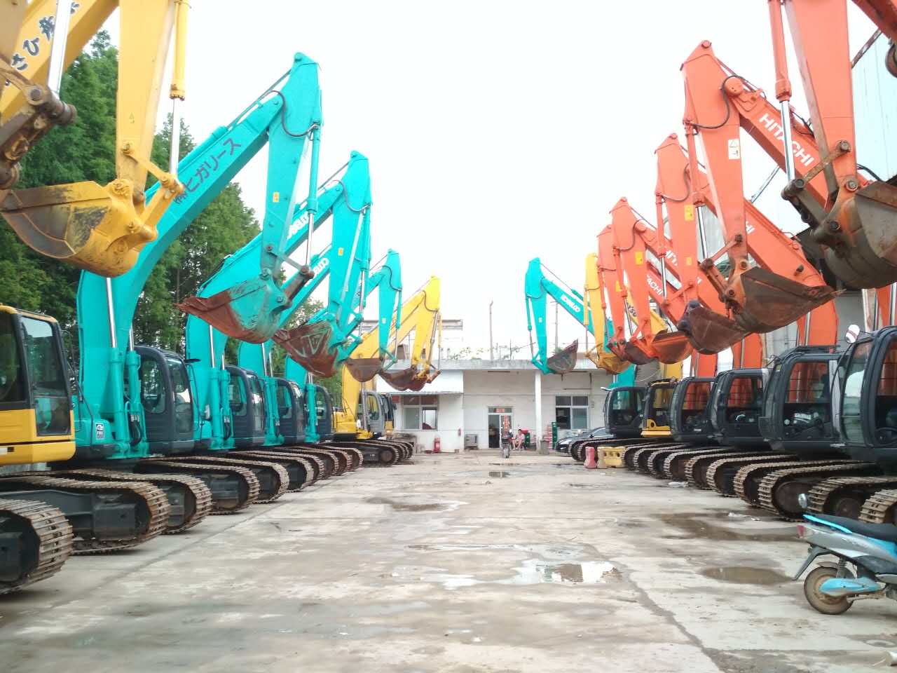 四川二手现代挖掘机报价,成都二手挖掘机推荐哪款好