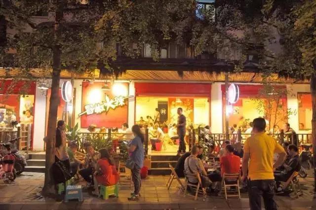 成都爆火串串香,成都冒椒火辣有几个店