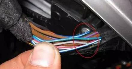 迈腾如何松开驻车制动器,09年迈腾驻车制动器编码