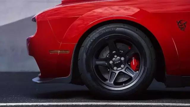 道奇的挑战者除了地狱猫，还有一台叫恶魔的