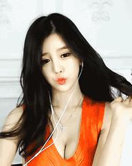 主播直播应该怎么穿搭,主播的衣服好看还是颜值重要