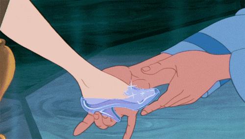 新鞋磨脚脚踝贴用法,新鞋磨脚后跟处用创可贴