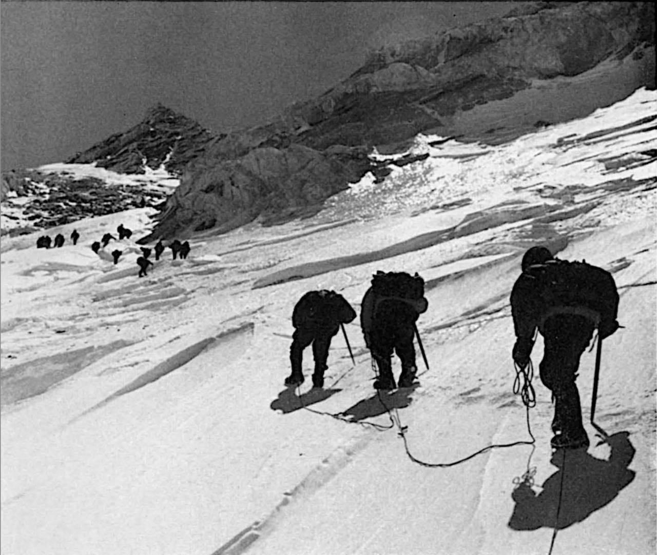 希夏邦马峰最佳观景台海拔多少米,希夏邦马峰是世界山峰排名第几名