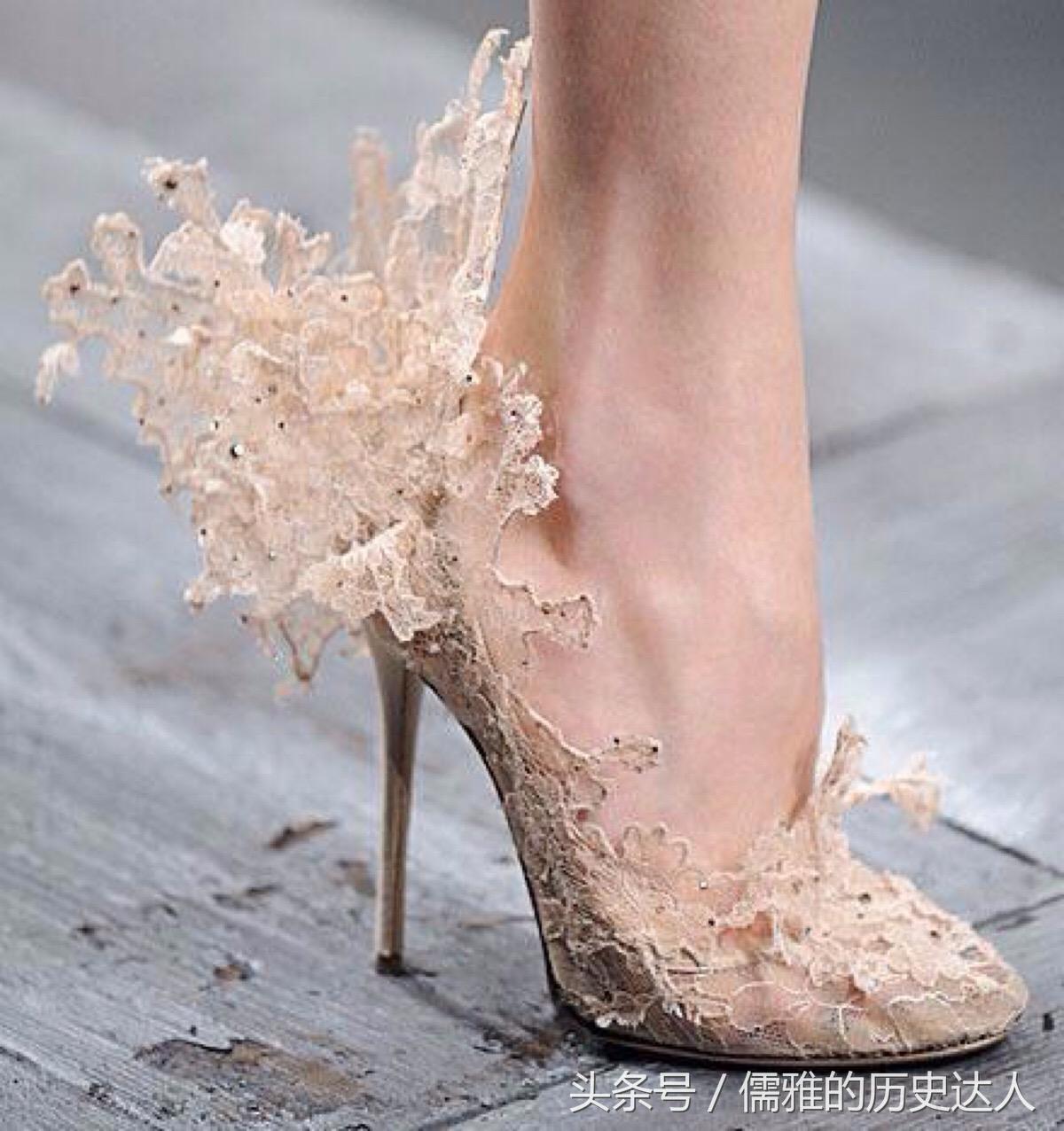 古代的缠足对女性的摧残有多大?为何古代男人们喜欢‘三寸金莲’