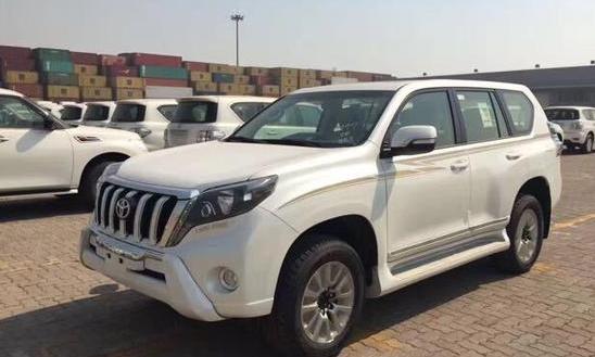 17款霸道2700豪华,丰田霸道进口17款27007座suv配置