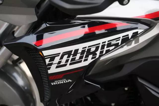 五羊本田猛鸷cb190x有时钟显示吗,猛鸷190对比新大洲本田cb190x