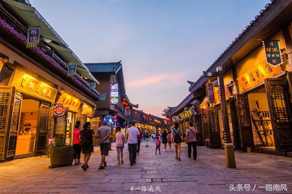 王健林为什么在丹寨建万达小镇,万达王健林与丹寨