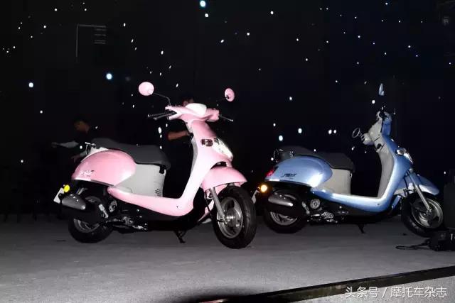老款五羊本田125摩托车新车视频,2022年五羊本田佳御新车发布