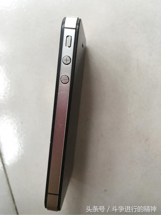 230买一台iPhone4s，收藏没毛病，同学笑我傻