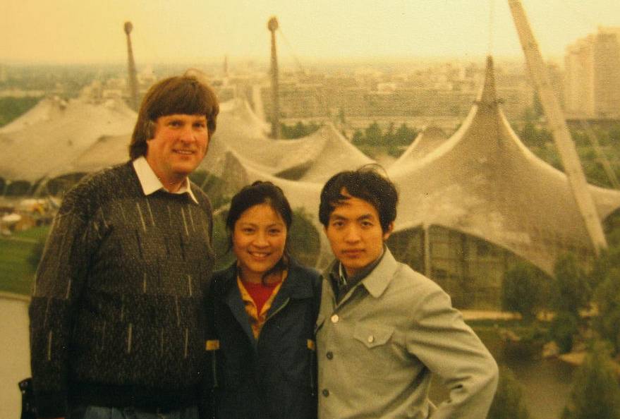 童话作家顾城活到多少岁,童话诗人顾城怎么死的