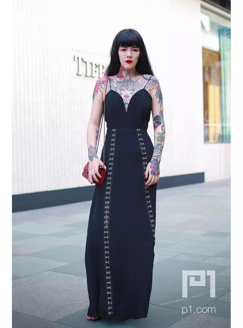 有这样一群摄影师，他们在街头用相机记录了成都人的时尚进化