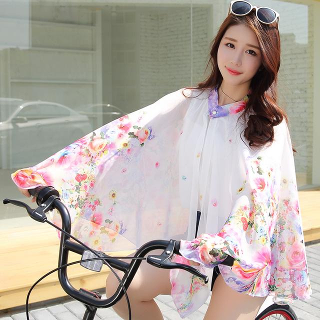 美丽丝巾搭配气质穿搭美出高级感,丝巾怎么搭配才显得更年轻时尚