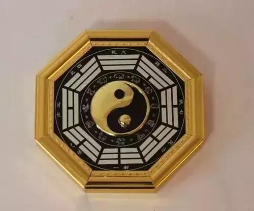 现代家居风水家中镜子摆在这些位置,财旺运旺健康身体棒!