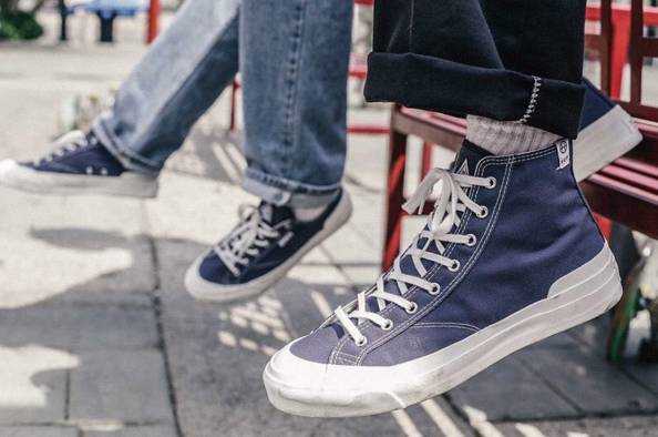 帆布鞋也能穿出女王风范,帆布鞋也能穿出高级感