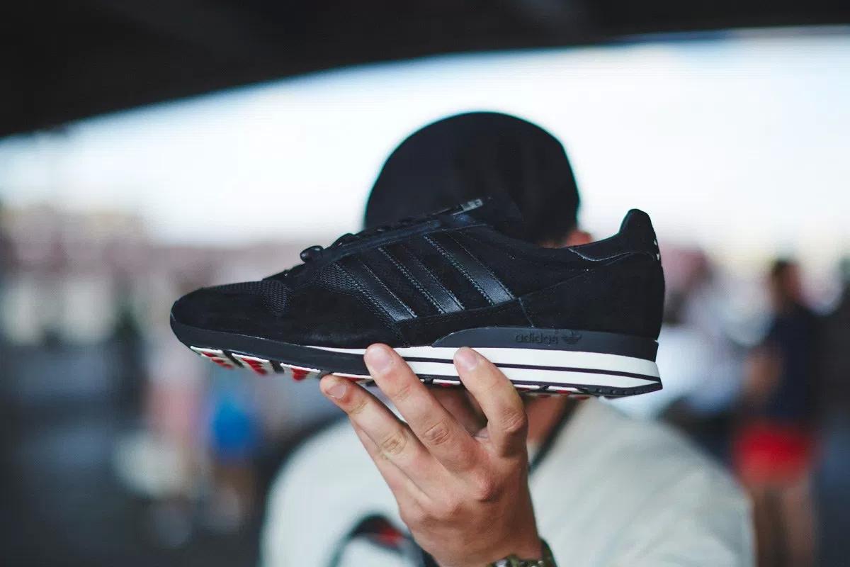 战斗民族也爱Supreme莫斯科球鞋市集出现各式天价客制球鞋