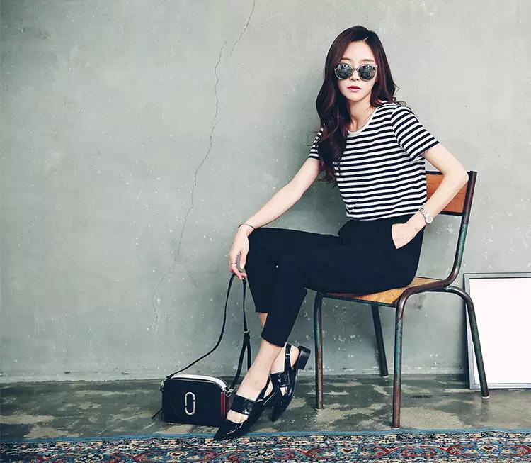 穿连体裤怎么上厕所,女生连体裤的正确上厕所方法