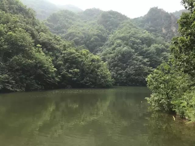 距京160公里,山水面积达5km²,双泉汇流誉为“十里画廊”