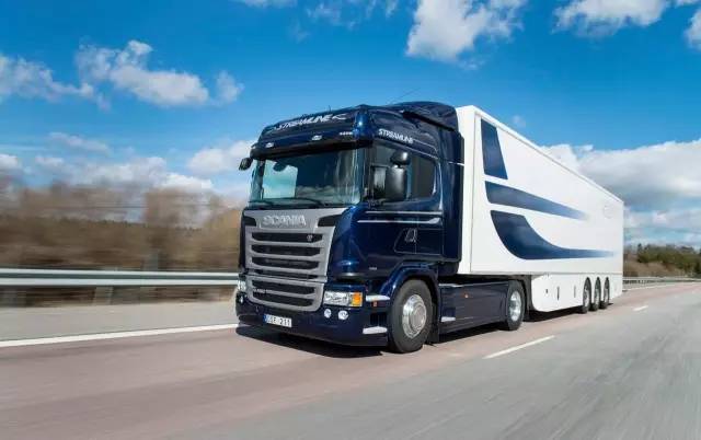 为什么吉利车标很像宾利,吉利豪车标志