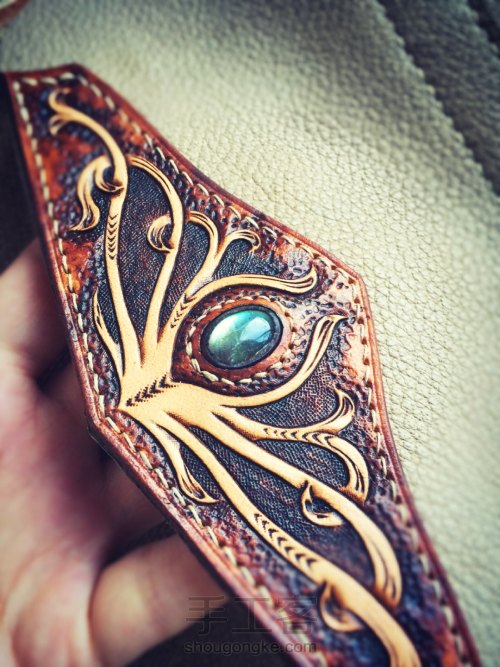 每个女孩子都要有个金锁,每个女孩都会带一个包吗