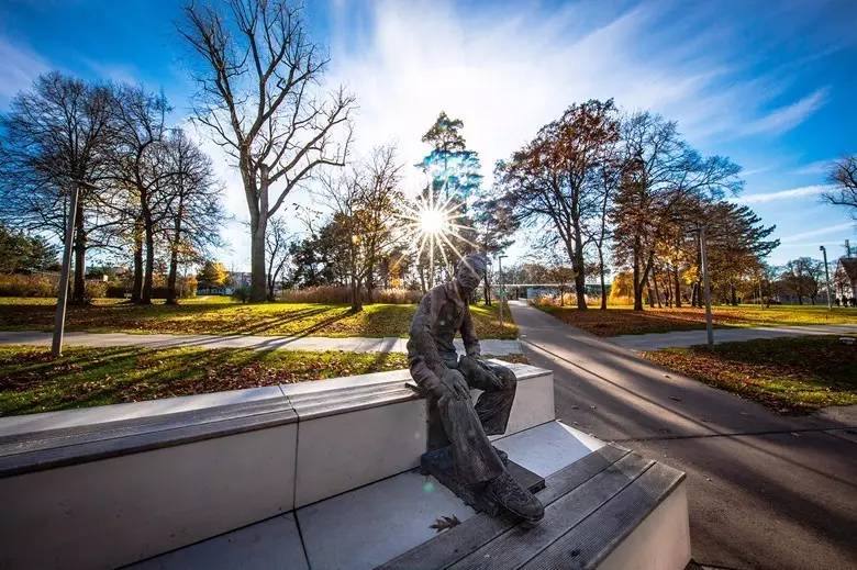 阿迪达斯业绩遭重创,阿迪达斯业绩下滑原因