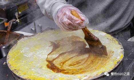 虎头军煎饼联合创始人赵慧军：我们这样开店，一年省十万