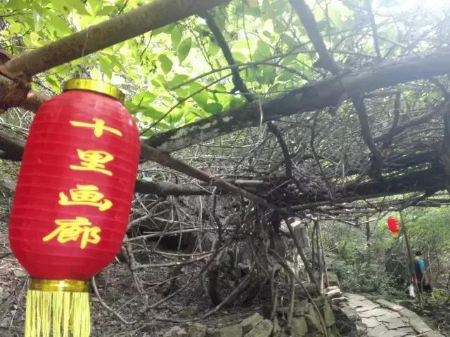 距京160公里,山水面积达5km²,双泉汇流誉为“十里画廊”