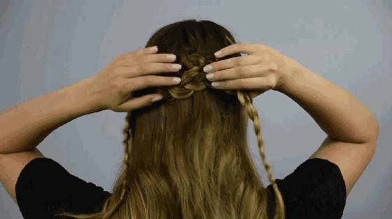 仙女式花环编发,戴头顶花环编发教程图解