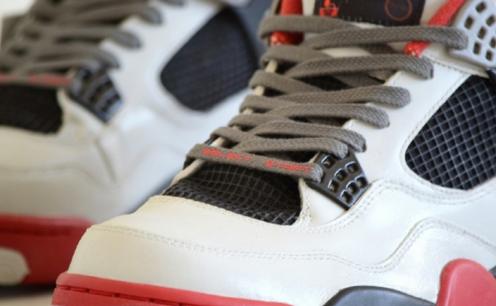 人生的意义就是：不管，买鞋！