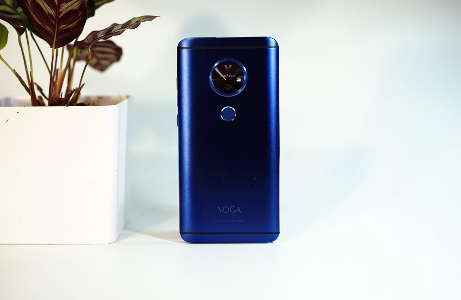 青橙vogav激光投影手机多少钱,青橙voga激光投影手机换电池